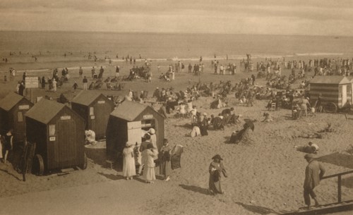 L'Heure des Bains', (Bathing Time), c1900.