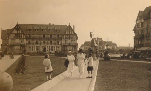 La Place Albert',  c1900.