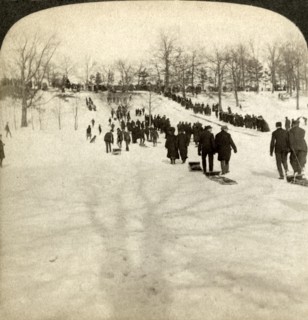 'Canadian winter sports - tobogganing',1905