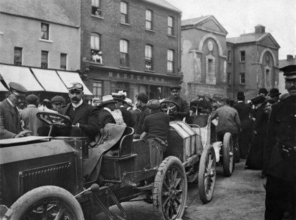 J.W. Stocks in Napier at Athy during 1903 Gordon Bennett race. Creator: Unknown.