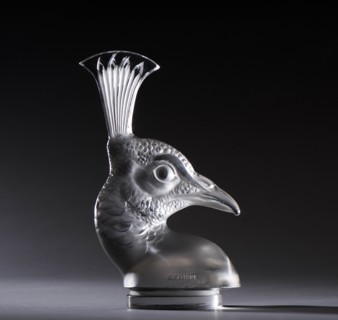 Tete de Paon Lalique mascot. Creator: Unknown.