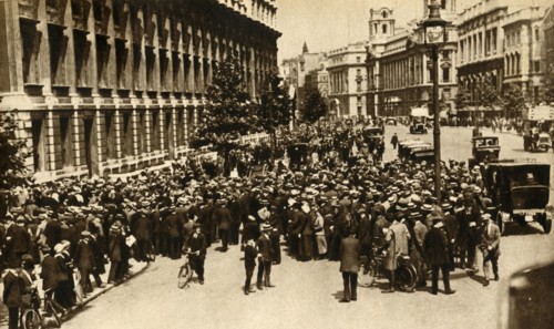 Crowds waiting outside Downing Street in London for news about...war, July 1914, (1933).  Creator: Unknown.