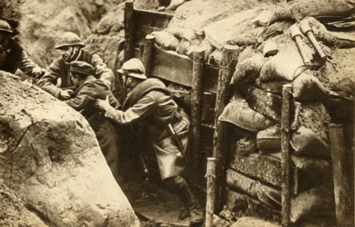 French soldiers raiding a German trench, First World War, 1914-1918, (1933).  Creator: Unknown.