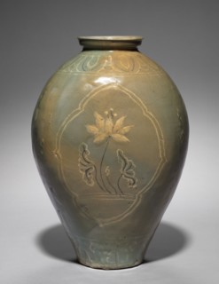 Flask with Inlaid Lotus Design, 1200s-1300s. Creator: Unknown.