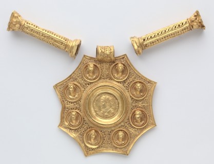 Octagonal Pendant with Corinthian Column Spacers and Clasp Set , 324-326. Creator: Unknown.