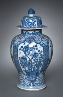 Vase with Cover, Qing dynasty (1644-1911), Kangxi reign (1661-1722). Creator: Unknown.