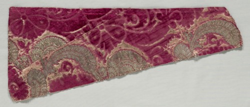 Velvet Fragment, 1400s. Creator: Unknown.