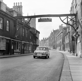 Mini on the 1959 Mobil Economy Run, George Hotel in Stamford. Creator: Unknown.