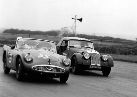 1961 Daimler SP250, Hon. B.Fielding and Morgan +4, Jones. At Silverstone. Creator: Unknown.