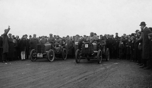 Darracqs at 1902 Bexhill speed trials. Creator: Unknown.