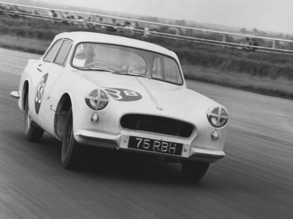 Warwick GT, S.Hill at Silverstone 1961. Creator: Unknown.