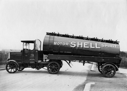 1926 Scammell petrol tanker for Shell. Creator: Unknown.