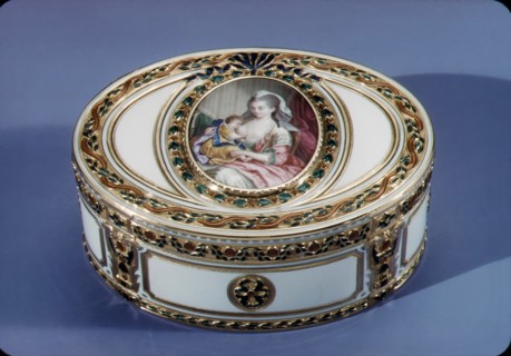 Snuffbox with miniature of a mother nursing a child, 1775-76. Creator: Joseph Etienne Blerzy.