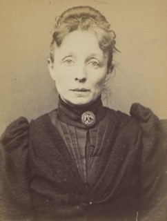 Loth. Clotilde, Caroline (femme Bossant). 43 ans, née à Valenciennes. Sans profession. Anarchiste. 27/4/94., 1894.