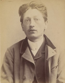 Letellier. Louis, Auguste. 29 ans, né à Rouen (Seine-Inférieure). Employé. Anarchiste. 23/4/92. , 1892.