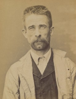 Livenais (ou Livenay), André. 39 ans, né à Renazé (Mayenne). Garçon de magasin. Anarchiste. 2/7/94. , 1894.