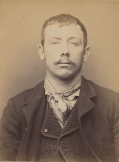 Dumout. Henri, Victor. 29 ans, né à Issy (Seine). Mécanicien. Anarchiste. 8/3/94. , 1894.