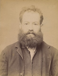 Bouchenez. Adolphe. 36 ans, 27/2/94. (En rouge barrant la fiche: "Transféré à Mazas. À faire extraire"). , 1894.
