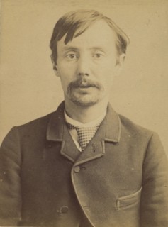 Chatillon. Jean-Baptiste. 31 ans, né à Toiseron des Minard (Cher). Employé de commerce. Note du cabinet. 10/5/82, 1882.