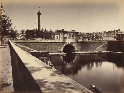 Barracks Post, Place de la Bastille; Canal Tunnel and July Column, 1871.