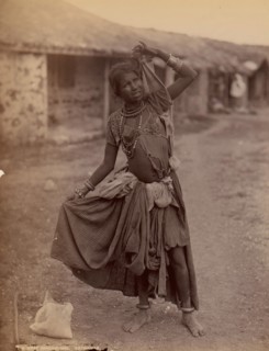 [A Gypsy Dancing-Girl, Kathiawar], ca. 1915.