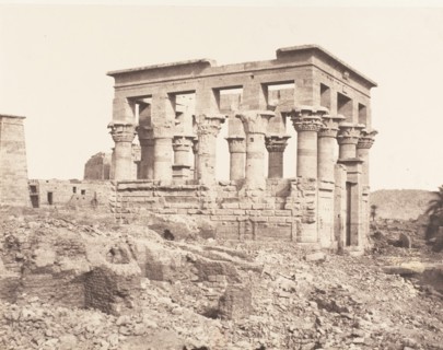 Ile de Fileh (Philæ), édifice de l'Est - Face Latérale Vue du Point D, 1851-52, printed 1853-54.