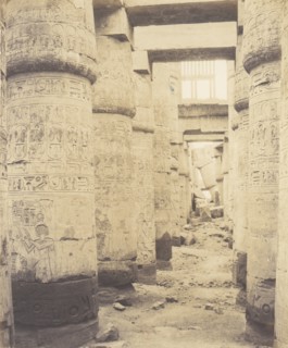 Karnak (Thèbes), Palais - Salle Hypostyle - Fenêtre et Chapiteaux des Galleries Latérales, 1851-52, printed 1853-54.