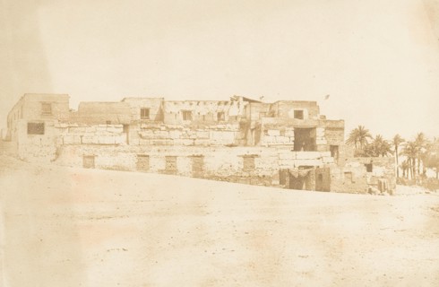 Habitation de l'équipage de l'allège de Luxor, bâtie sur la terrasse du Palais, 1849-50.