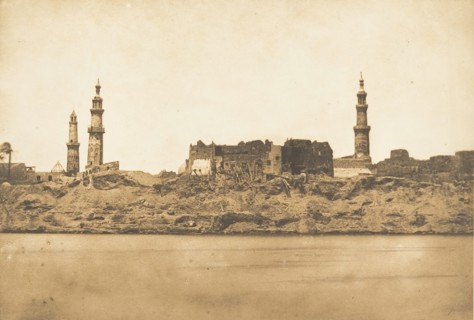 Vue de Girgeh et du littoral enlevé - par l'inondation du Nil, 1849-50.