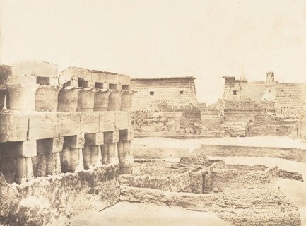 Palais et Village de Louxor, pris du Sud, Thèbes, 1849-50.