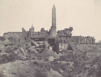 Thebes. Palais de Karnak. Sanctuaire de granit et salle Hypostyle, 1850.