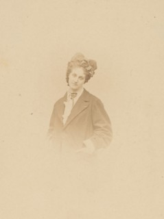 Le pardessus décoré, 1860s.