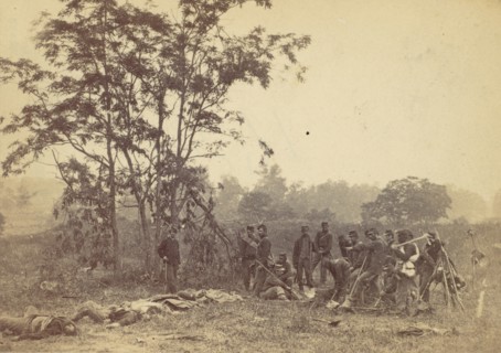 Burying the Dead on the Battlefield of Antietam, September 1862, 1862.