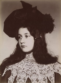 Denise Zola, ca. 1900.