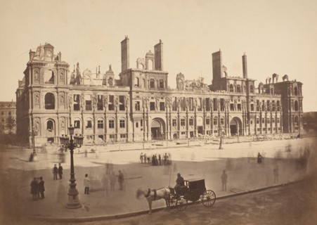 [The Hötel de Ville after the Commune], 1871.