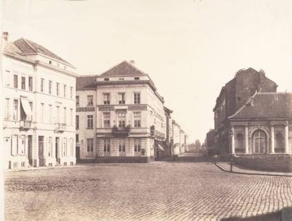 Il vient à Bruxelles, voit un appartement place du Cologne no. 7, 1854-56.