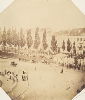 La place pendant les fêtes de septembre, 1854-56.