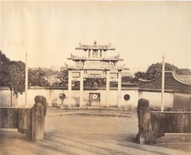 Triumphal Arche, Foochow, ca. 1869.
