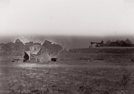 [Fortifications], 1861-65. Formerly attributed to Mathew B. Brady.