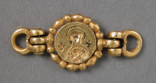 Clasp with Intaglio Medallion of the Virgin and Child, Byzantine, 6th century.