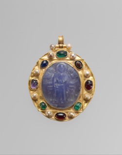Pendant Brooch with Cameo of Enthroned Virgin and Child and Christ Pantokrator, Byzantine, late 1000s-1100s (cameo); 1100s-1300s (mount).