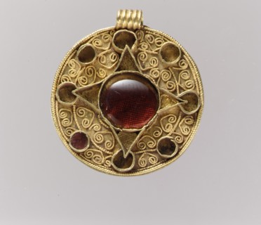 Pendant, Anglo-Saxon, early 600s.