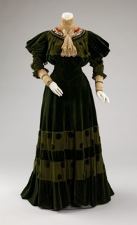 Dinner dress, French, 1894-96.