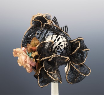 Evening bonnet, French, ca. 1895.