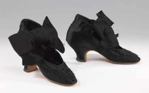 Evening shoes, French, 1875-85.