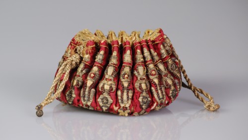 Gaming purse