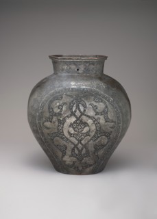 Vase, Iran, 17th-18th century.