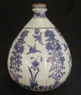 Vase, Iran, 17th century.