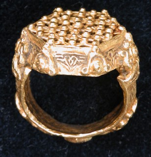 Ring, Iran, 12th-13th century. Harpies may have held astrological significance, as symbolic depiction of the sign Gemini.