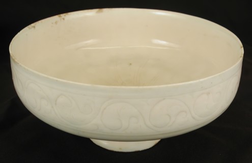 White bowl, Iran, 12th century.